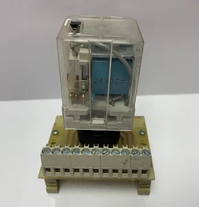 Finder 60.13 Relay 24VDC Type 60.13 10A 250V With Lutze RPS-1R/3W Relay Base - Picture 1 of 3