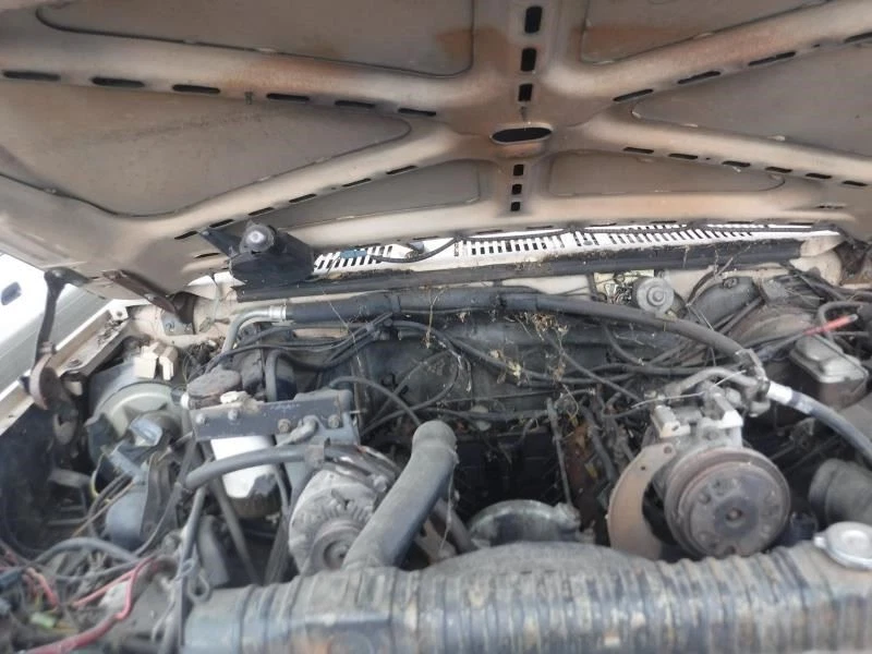 Husillo/nudillo delantero izquierdo del conductor para camioneta Ford F250 86 26641367 Foto 1 de 4