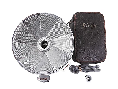 Ricoh BC 605 Flash for Camera with Case & PC Cord & Bulb Adapter TESTED - Image 1 of 4