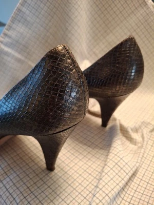 Tacones vintage para dama hechos en Alemania Occidental talla 9,5 Foto 1 de 4