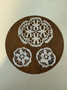 Dollhouse Miniature Vintage Round Mini Doily Lace Tablecloth 1:12 lot of 3 items - Picture 1 of 7