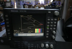 Tektronix WFM700 HDSDI waveform vectorscope - Picture 1 of 15