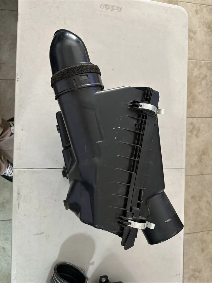 Корпус воздушного фильтра 2010-2021 Toyota 4 Runner - Изображение 1 из 4