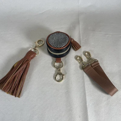 Itzy Ritzy Boss Pacifier Lobster Clips ONLY Lot Charm Pod Pouch Case, Tassel - Image 1 of 4