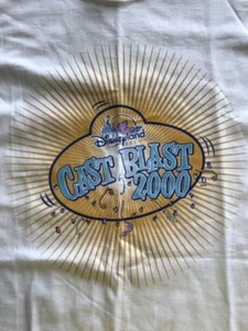 Camiseta Disneyland Resort Cast Blast 2000 XL Miembro del Elenco Evento Exclusivo Disney - Imagen 1 de 5