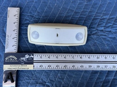 Conjunto de luces domo trasero central interior bronceado OEM #4321E Volvo XC70 2008-2015 Foto 1 de 4