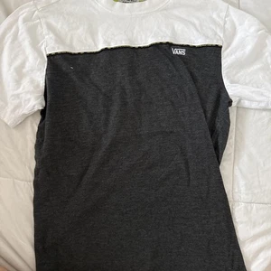 VANS Off the Wall T-Shirt Youth medium 8/10 Boys Shirt - Picture 1 of 5