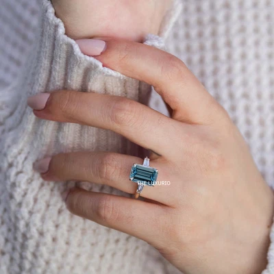 2.60 Carat Emerald Diamond Ring 14k White Gold Fancy Intense Blue Lab Grown IGI Foto 1 de 4