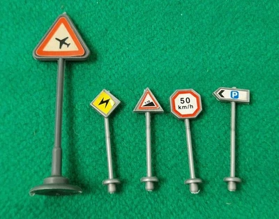 Job Lot of 5 x Plastic Model Road Signs Bundle - image 1 of 2