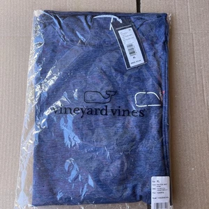Felpa con cappuccio Vineyard Vines Performance protezione solare balena grafica XL - Foto 1 di 3