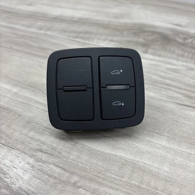奥迪 Q7 4L TAILGATE BOOT LOAD RELEASE BUTTON SWITCH 2012 4L09511B — 第 1/4 张图片