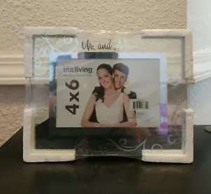 MR. & MRS. Picture Frame 4x6 Photo Wedding Gift - Picture 1 of 2