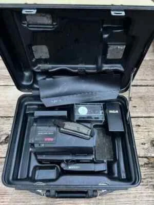 Vintage 1988 RCA CC300 VHS Reporter Video Camcorder w Case UNTESTED - Image 1 of 4