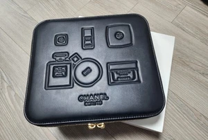 CHANEL Beauty Pouch_Hard Case Type_Exclusive_Tracking# Provided - Picture 1 of 3