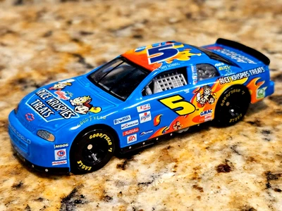 Terry Labonte 1999 #5 'Rice Krispies Treats' campeón de carreras escala 1/64 - suelto Foto 1 de 2