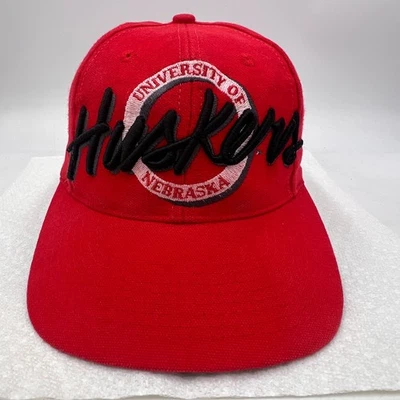 Sombrero de Colección Nebraska Huskers Rojo Snapback Años 90 3D Bordado Script El Juego Foto 1 de 4