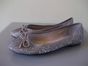 NÄCHSTE SCHÖNE GRAU GLITZERSCHLEIFE VORNE PARTY BALLERINAS GRÖSSE EU 38 UK 5 - Bild 1 von 6
