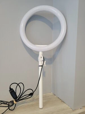 RING LIGHT WITH REMOTE CONTROL DIMMER AND 2 LIGHT COLORS. EXCELLENT WORKING COND - Image 1 of 4