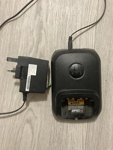 MOTOROLA 3400 4400 Series CHARGER RADIO GENUINE - Zdjęcie 1 z 1