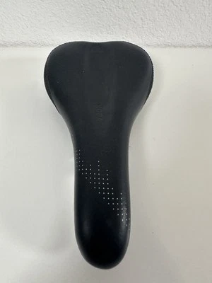 Sillín WTB Koda riel de acero medio acolchado medio 145x255 mm (negro) Foto 1 de 4