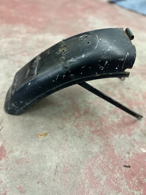 Guardabarros trasero inferior bmw r27 r26  Foto 1 de 4