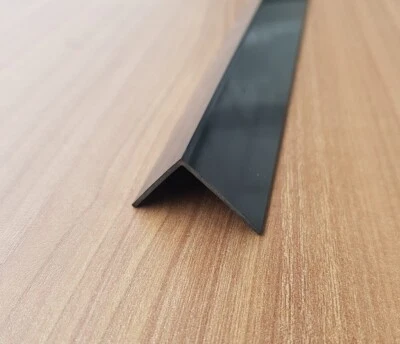 PROFILI IN PVC NERO ANGOLARE L 20X10X1 DA MT. 2 - Immagine 1 di 2