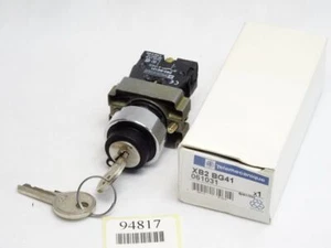 Telemecanique cutter built-in key switch XB2 BG41 XB2BG41 061031 new original packaging - Picture 1 of 2