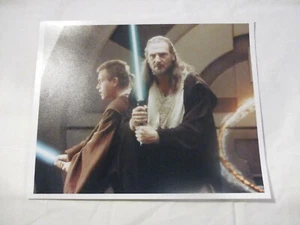 JAKE LLOYD LIAM NEESON STAR WARS CINEMA PHOTO SILVER PRINT HD 25x20CM - Picture 1 of 2
