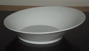Wedgwood Ethereal 101 White Bone China Large 27cm Serving / Vegetable Bowl /Dish - Picture 1 of 6