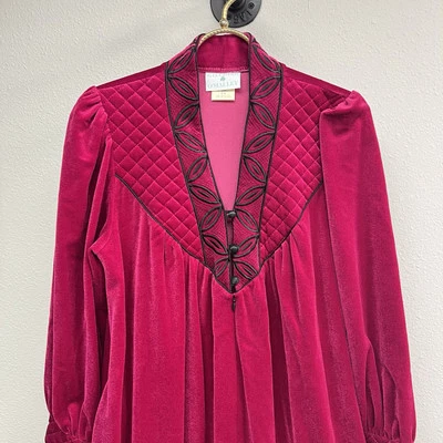 Gilligan O'Malley Long Nightgown XS Pink Velvet Embroidered Romantic - Image 1 of 4