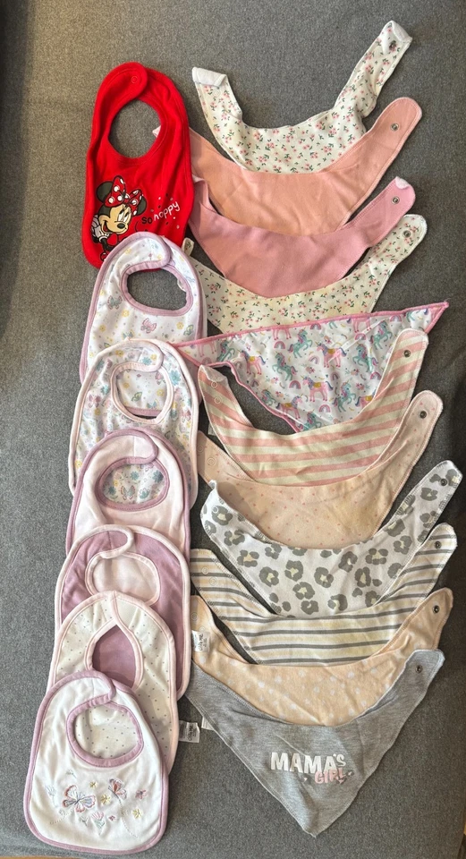 Lote de 10 Baberos Bandana Modernos Bebé Infantil Niña + 7 Baberos de Marcas Varias Foto 1 de 2