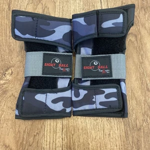 Eight 8 Ball Wristsaver Größe 8+ Triple Eight NYC CAMO BLAU/SCHWARZ NR 20-8852 - Bild 1 von 11