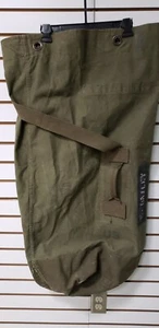 VINTAGE US ARMY/MARINE CANVAS DUFFLE BAG WITH NAME - Picture 1 of 11