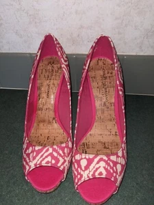 Christisn Siriano women's heels pumps Pink White Ikat Canvas & Cork Peep Toe - Picture 1 of 10