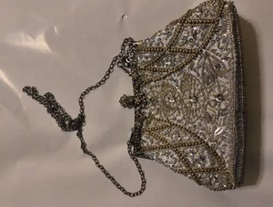 Vintage Abendtasche Handtasche Perlen Kussverschluss oberer Henkel mit langer Crossbody Kette - Bild 1 von 4