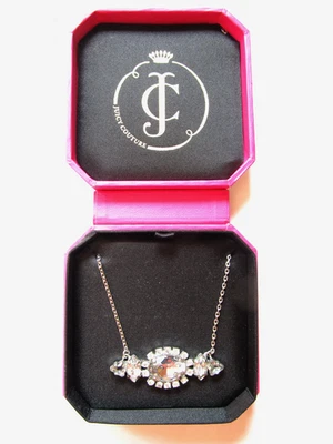 Collar Colgante Juicy Couture Vintage Ovalado Estrás Nuevo En Caja $58 Foto 1 de 4