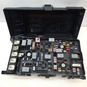 Jeep Cherokee 2015 Fuse Box Module P68235114AC - Picture 1 of 4