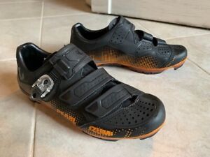 PEARL iZUMi Clipless Cycling Shoes US size 10.5 EU size 44 leather carbon fiber