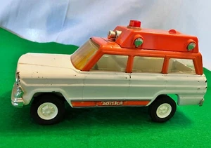 Tonka Ambulance Pressed Steel and Plastic 10inch Vintage Jeep - Picture 1 of 10