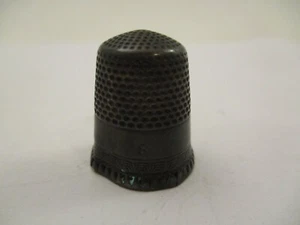 Antique Vintage Sterling Silver Thimble Size 8 Geometric Pattern Engraved Rim - Picture 1 of 5