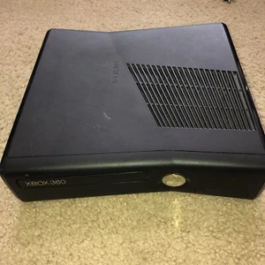 Repuesto de consola Microsoft Xbox 360 S Slim 250 GB negro mate probado 1439 - Imagen 1 de 9