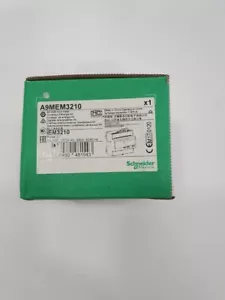 Schneider, A9MEM3210, Three Phase 3P LCD Digital Energy Meter - Picture 1 of 3