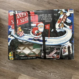 De colección Mr Christmas Santa's Ski Slope 1992 Animado Telesquí Completo Probado VIDEO - Imagen 1 de 15
