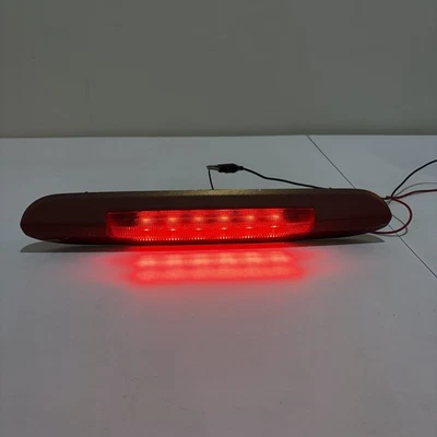 Nissan Versa 2007-2012 tercera luz de freno trasera roja LED montaje alto 26590EM10A Foto 1 de 4