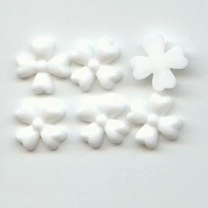 6 VINTAGE GLAS OPAK WEISS 15mm. BLUMENKLEE KAMEE SPIEL 6945 - Bild 1 von 1