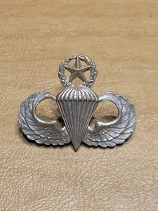 Early US Army Airborne Jumpmaster badge marked 022? - Picture 1 of 19