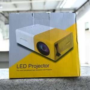 Portable Movie Projector, Support 4K High Definition, LCD Display, USB/SD Comp.. - Picture 1 of 5