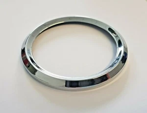16-083-001-1601 VDO Bezel Frontring dreikant chrom 60mm m. Spritzmasse ausgelegt - Bild 1 von 1