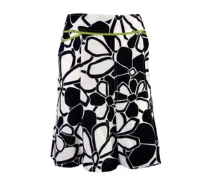 Ann Taylor Bold White/Black daisy print flare cotton women's skirt Sz 4P lined - Picture 1 of 5