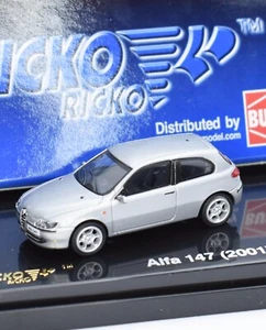Busch Ricko 38811 Alfa 147 Sportcoupe mit Klarsicht Vitrine, OVP, 1:87, K069 - Bild 1 von 1